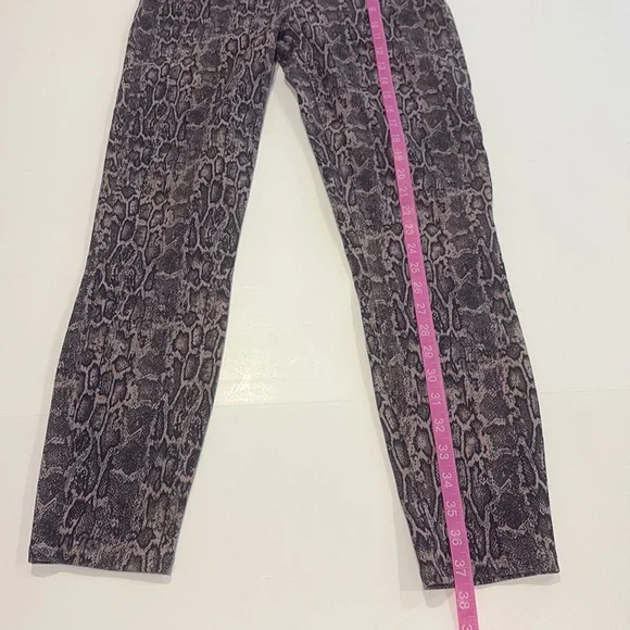SPANX Women’s Snake print Jean-ish leggings ankle pants women’s size medium